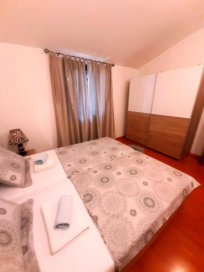 Apartment Damiani Umago Esterno foto